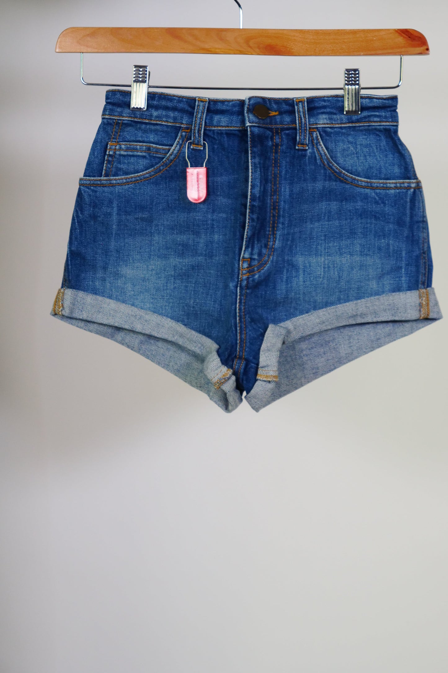 Short PHILOSOPHY DI LORENZO SERAFINI