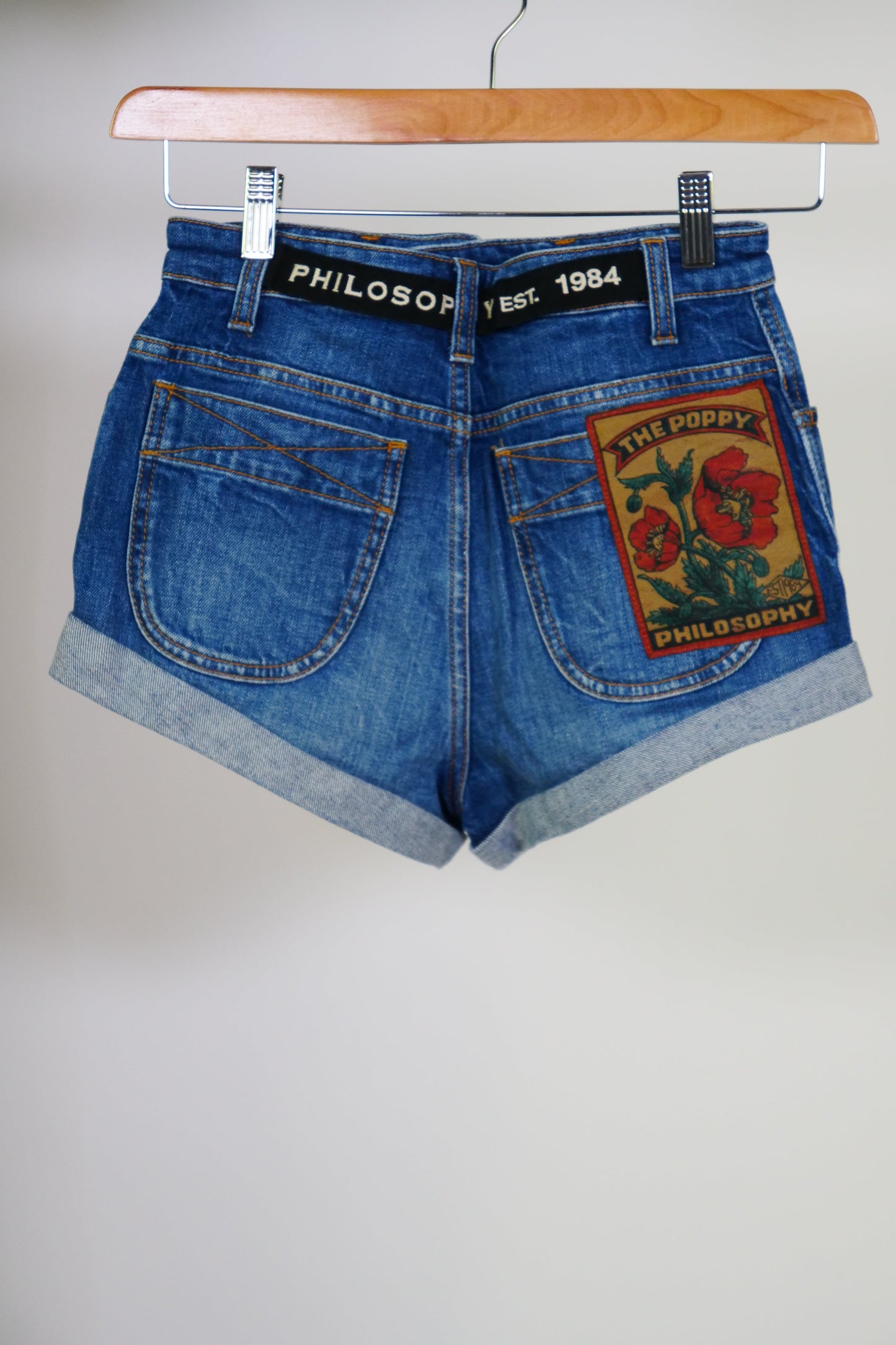Short PHILOSOPHY DI LORENZO SERAFINI